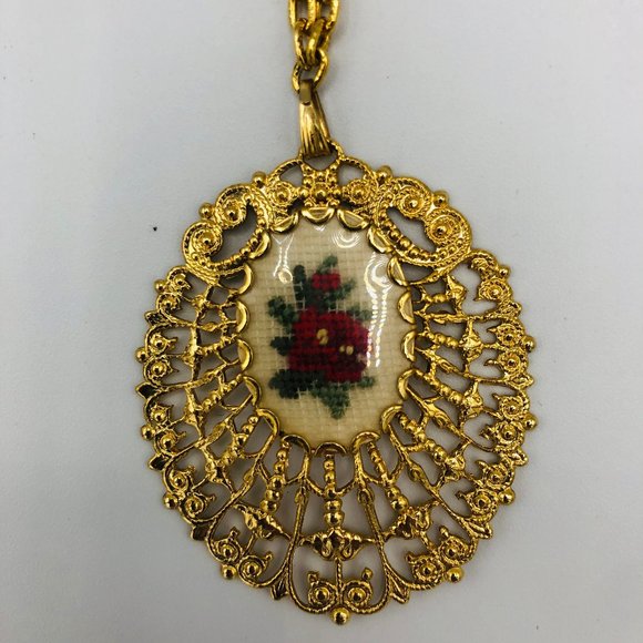 Vintage Embroidered and Gold Filigree Pendant on Chain - Picture 3 of 6